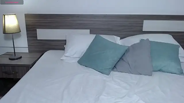 Liiamthompson online show from 03-09-26, 07:18