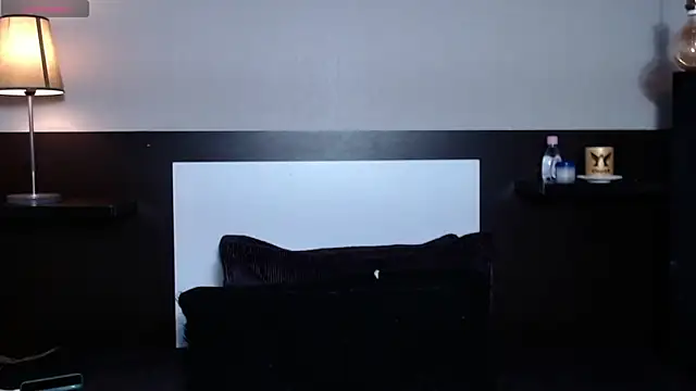 Liiamthompson online show from 04-11-26, 09:19