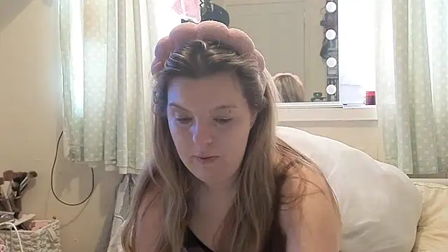 Demi WelshX online show from 11-24-25, 10:04