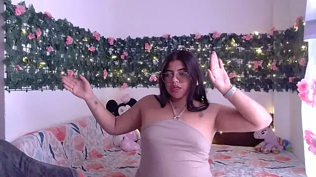 viccky vick online show from 11-17-25, 07:52