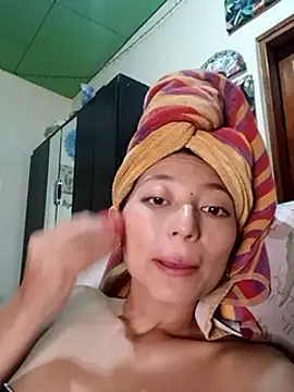 Snapshot of Little_Saori chatting on 02-15-25, 05:41 Little Saori online show from 02-15-25, 05:41