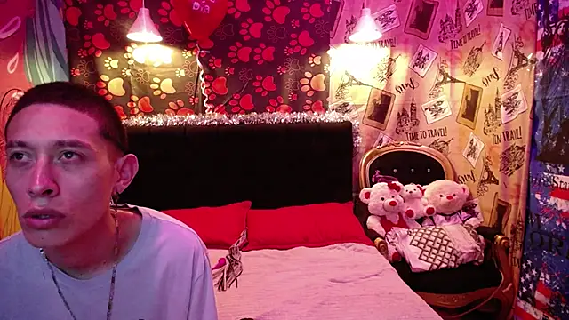 Snapshot of SimonAndJocelyn chatting on 02-16-25, 07:16 SimonAndJocelyn online show from 02-16-25, 07:16