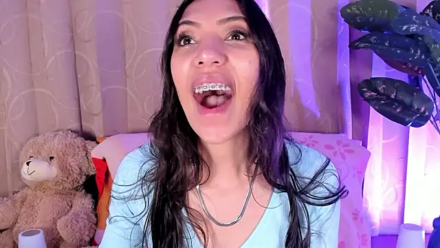 Miss veronicaa2 online show from 03-25-26, 01:06