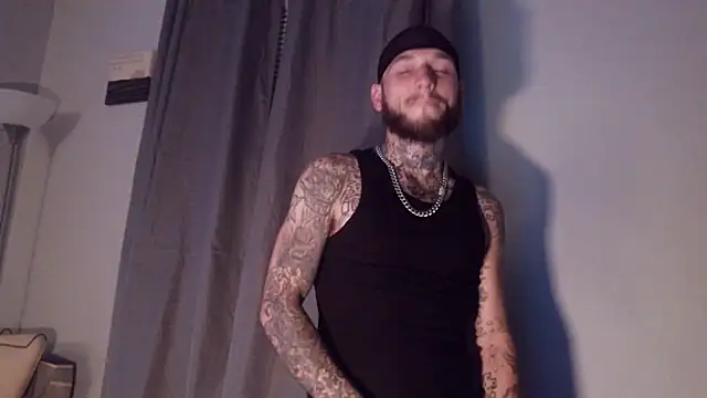 cruz815 online show from 10-26-25, 04:07