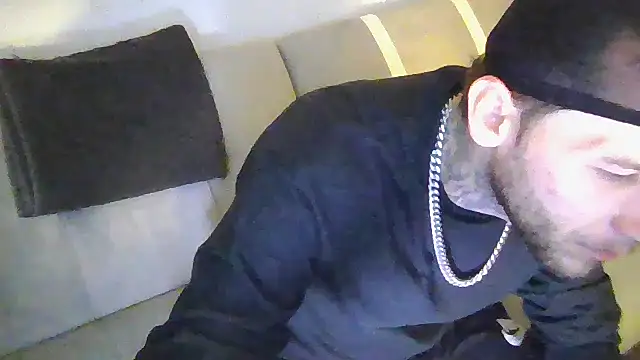 cruz815 online show from 12-05-25, 08:49