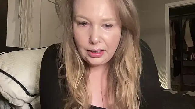 BustyHayleyUk online show from 01-29-25, 07:32