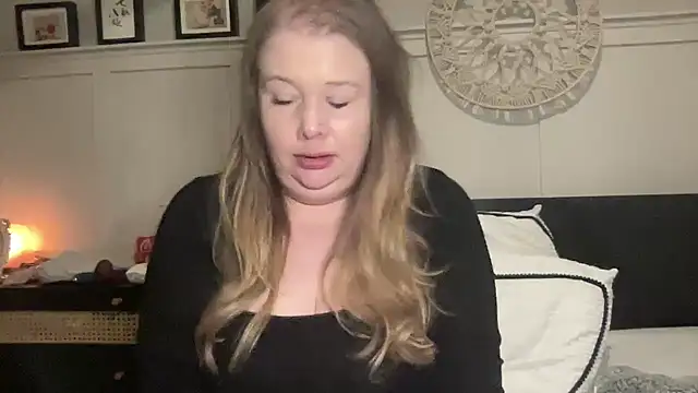 BustyHayleyUk online show from 02-14-25, 06:51