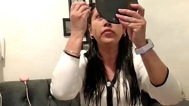 MirandaLatinaLovely online show from 01-13-26, 07:52