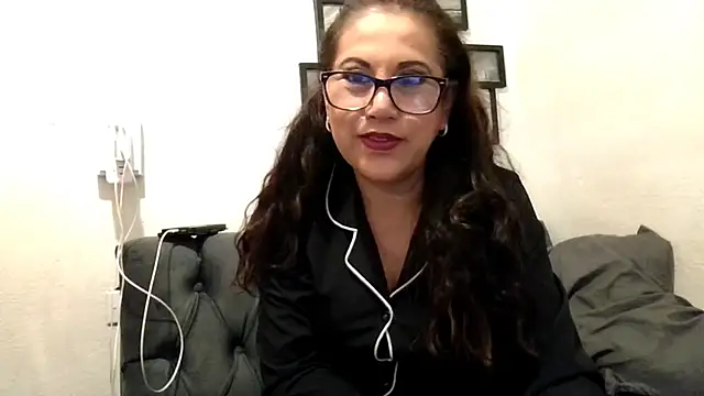 MirandaLatinaLovely online show from 01-16-26, 04:44