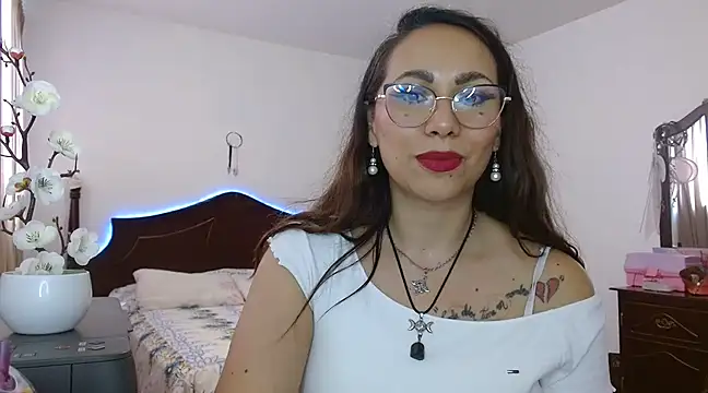 Snapshot of AloLovely_ chatting on 03-20-25, 09:02 AloLovely online show from 03-20-25, 09:02