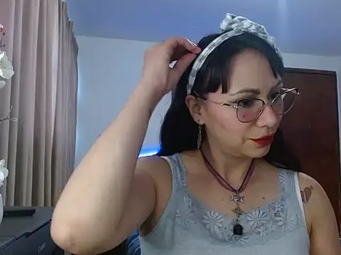 Snapshot of AloLovely_ chatting on 03-24-26, 12:15 AloLovely online show from 03-24-26, 12:15