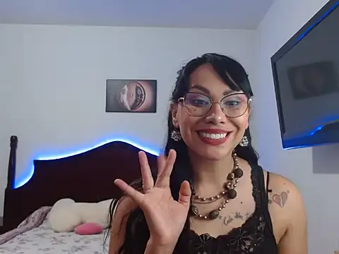 Snapshot of AloLovely_ chatting on 05-06-26, 11:54 AloLovely online show from 05-06-26, 11:54