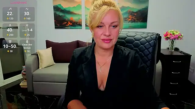 Snapshot of Mira_Whites chatting on 07-03-26, 12:00 Mira Whites online show from 07-03-26, 12:00