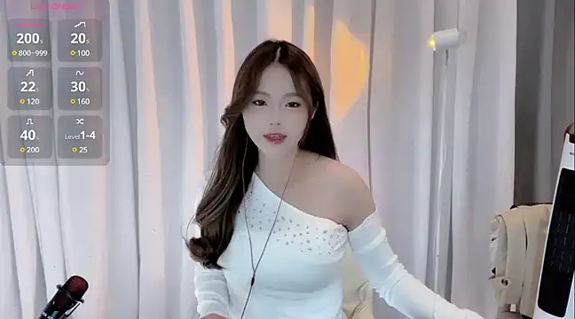 SylviaLing2007 online show from 02-08-25, 11:44