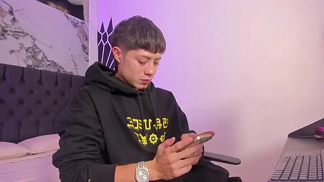 marcuscollins1  online show from 03-23-26, 12:31