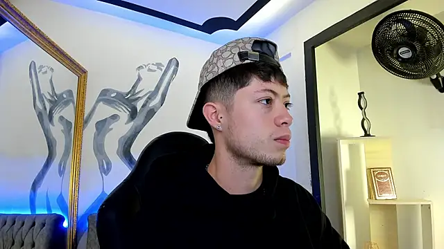marcuscollins1  online show from 07-18-26, 12:09