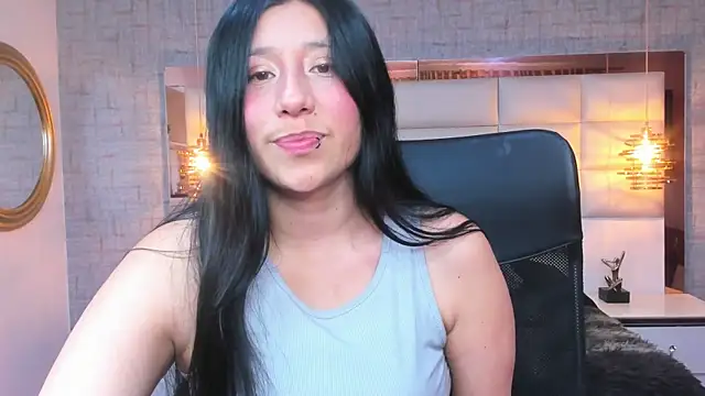 Nohemi louse online show from 11-22-25, 07:13