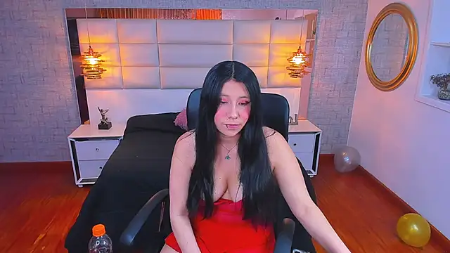 Nohemi louse online show from 04-10-26, 06:45