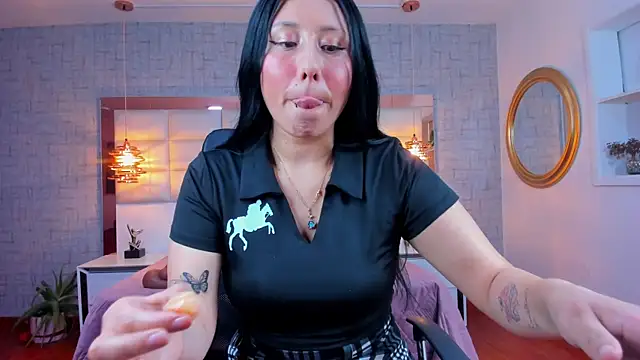 Nohemi louse online show from 07-16-26, 07:20