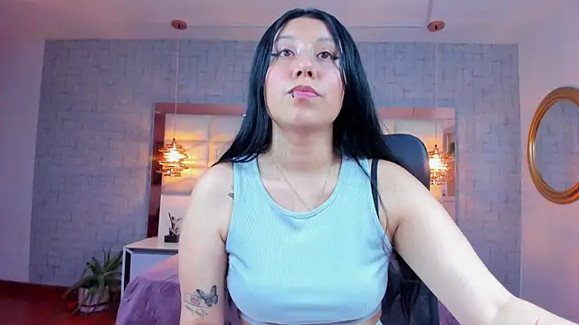 Nohemi louse online show from 07-17-26, 07:41