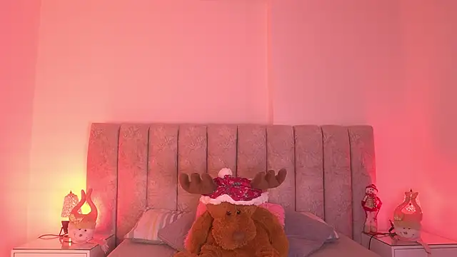 sara lopee1 online show from 12-20-25, 12:12