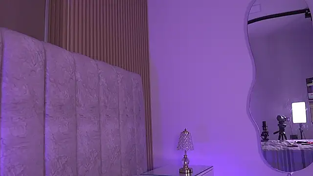 sara lopee1 online show from 03-25-26, 12:00