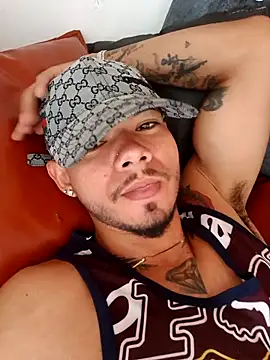 Niick01  online show from 11-05-25, 04:29