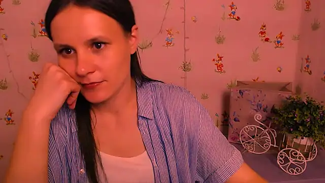 ValeriaHeart  online show from 02-06-25, 02:04