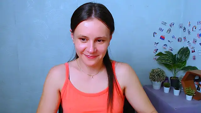 ValeriaHeart  online show from 12-13-25, 09:31