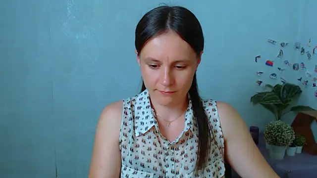 Snapshot of ValeriaHeart_ chatting on 05-31-26, 12:45 ValeriaHeart online show from 05-31-26, 12:45