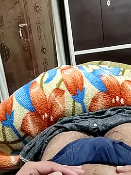 Snapshot of Hot_funky_boy chatting on 02-10-25, 04:14 Hot funky boy online show from 02-10-25, 04:14