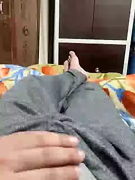 Snapshot of Hot_funky_boy chatting on 02-14-25, 04:41 Hot funky boy online show from 02-14-25, 04:41