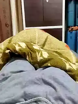 Snapshot of Hot_funky_boy chatting on 03-05-25, 06:34 Hot funky boy online show from 03-05-25, 06:34