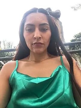 Sofiadelacruz online show from 04-13-26, 10:04