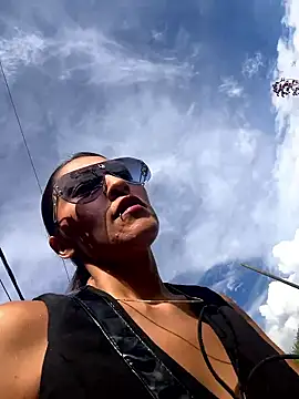 Sofiadelacruz online show from 04-18-26, 09:04