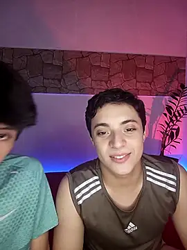 Snapshot of jacob_and_sam chatting on 02-19-25, 02:33 jacob and sam online show from 02-19-25, 02:33