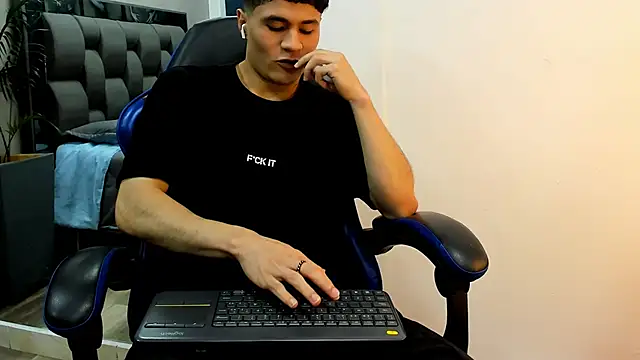 roan birkin online show from 11-09-25, 07:45