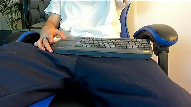 roan birkin online show from 11-21-25, 07:12