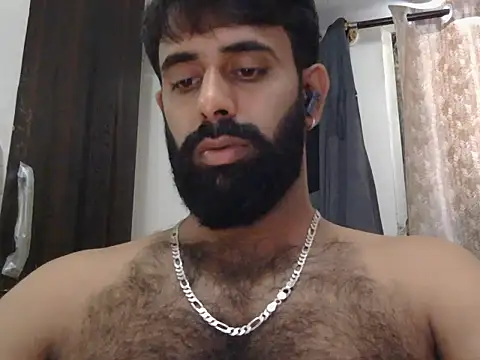 Snapshot of indianhairybull chatting on 06-28-26, 04:40 indianhairybull online show from 06-28-26, 04:40