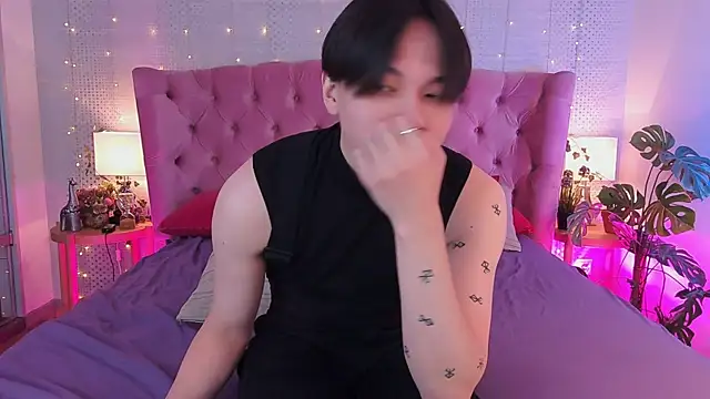 Snapshot of just_gay_ chatting on 03-08-25, 01:25 just gay online show from 03-08-25, 01:25