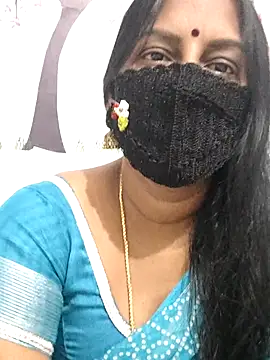 Snapshot of Tamil_Meera12 chatting on 04-29-26, 03:10 Tamil Meera12 online show from 04-29-26, 03:10
