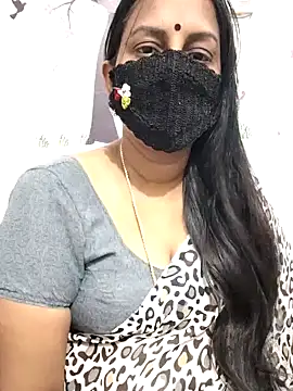Snapshot of Tamil_Meera12 chatting on 05-08-26, 04:45 Tamil Meera12 online show from 05-08-26, 04:45