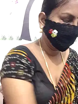 Snapshot of Tamil_Meera12 chatting on 05-16-26, 06:43 Tamil Meera12 online show from 05-16-26, 06:43