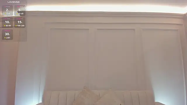 Snapshot of BeccaBaxter chatting on 04-19-26, 12:26 BeccaBaxter online show from 04-19-26, 12:26