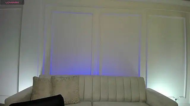 Snapshot of BeccaBaxter chatting on 05-12-26, 12:13 BeccaBaxter online show from 05-12-26, 12:13