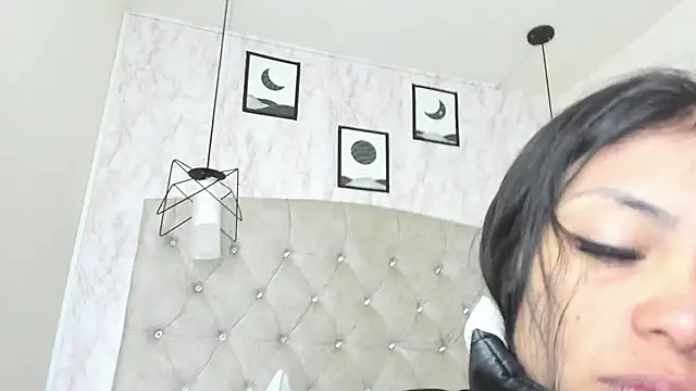 Snapshot of Raichell_ chatting on 06-27-26, 12:22 Raichell online show from 06-27-26, 12:22