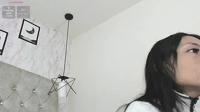 Snapshot of Raichell_ chatting on 07-01-26, 12:18 Raichell online show from 07-01-26, 12:18