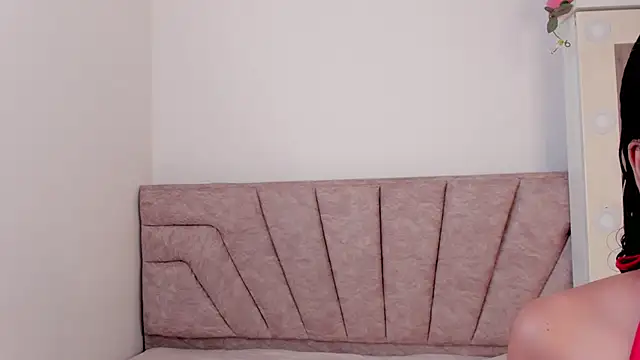 Snapshot of leahaltomm chatting on 10-18-25, 07:14 leahaltomm online show from 10-18-25, 07:14