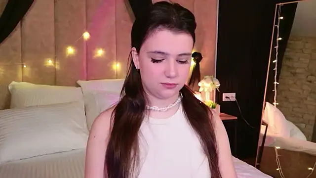 Pauline Heaven online show from 12-01-25, 05:34