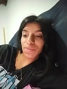 Snapshot of Ariell_Kieran chatting on 06-12-26, 01:26 Ariell Kieran online show from 06-12-26, 01:26